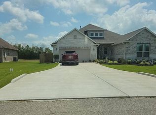 9727 Highland Pointe Dr, Needville, TX 77461