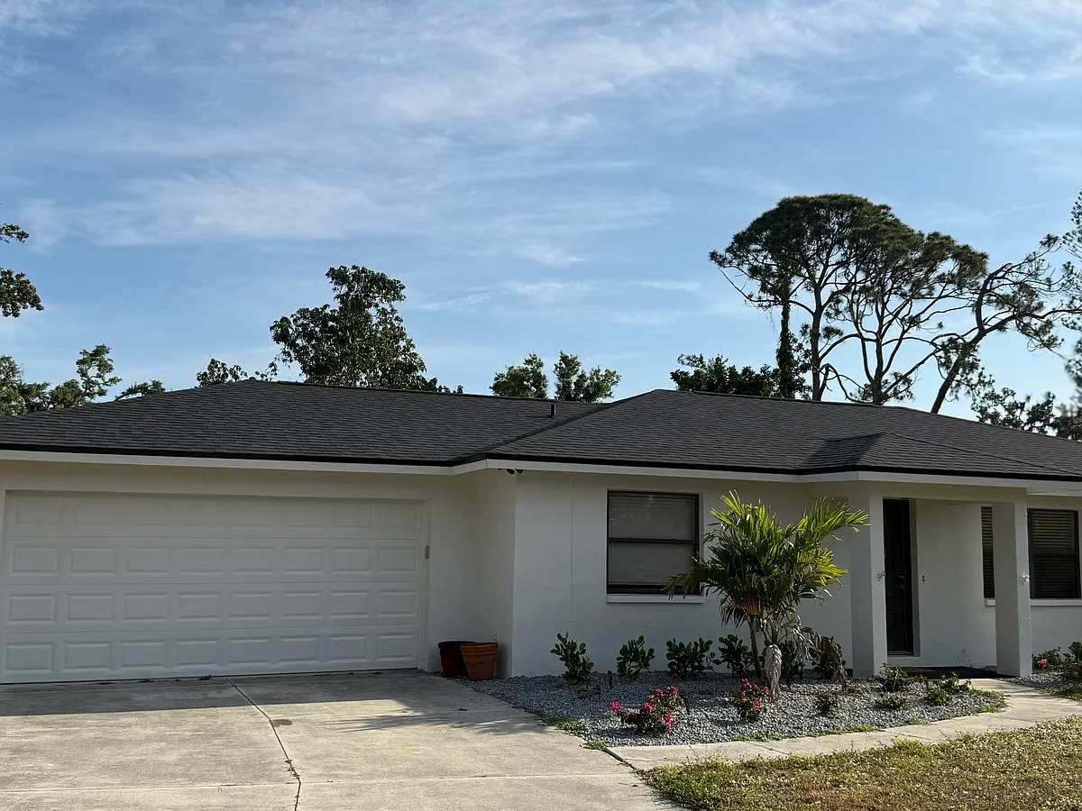 Building Photo - 2341 Pine Ter