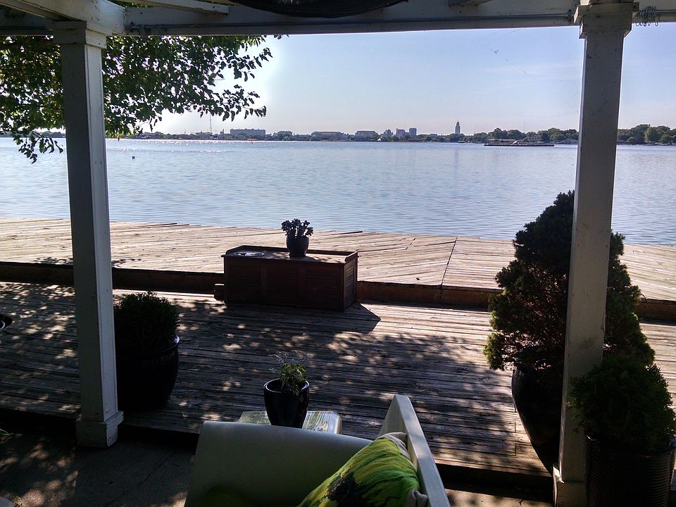 1st image of 282 W Lakeshore Dr