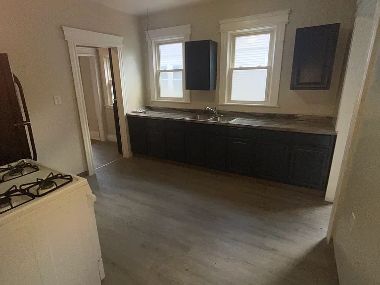 367-69 Furman St #2 — Photo 7