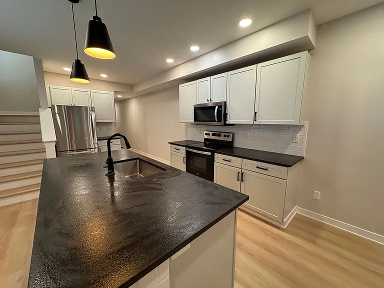 1234 & 1236 Summit St EMP — Photo 10