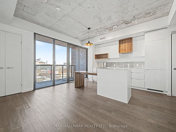 3rd image of 383 Sorauren Ave #609