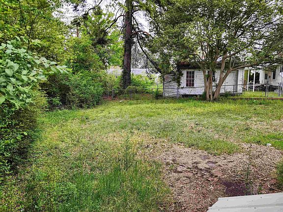 2nd image of 304 S Parkway Dr