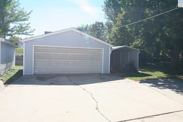 2nd image of 811 N 2nd Ave E