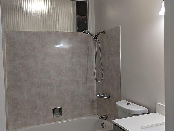 4th image of 1511 S Sheffield Ave