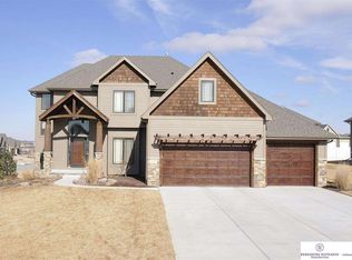 7732 Ponderosa Dr, Papillion, NE 68046