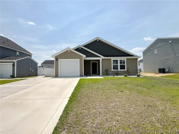 127 Arlington Dr, Raeford, NC 28376