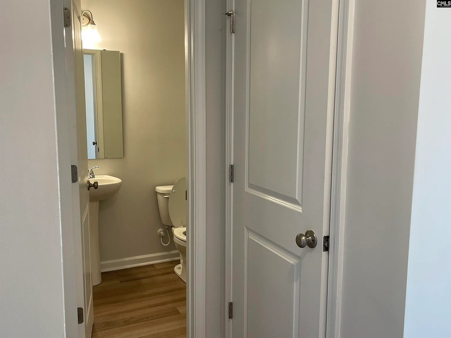 4 bed, 2166 sqft, $2,195 — Photo 3