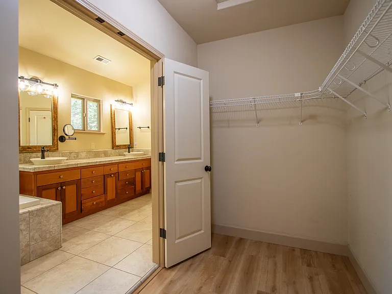 120 Misty Ct — Photo 24