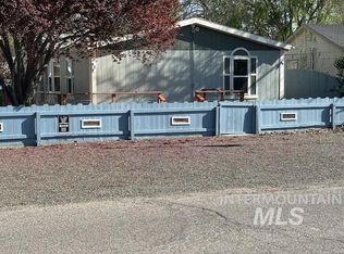 424 W Oregon Ave, Homedale, ID 83628
