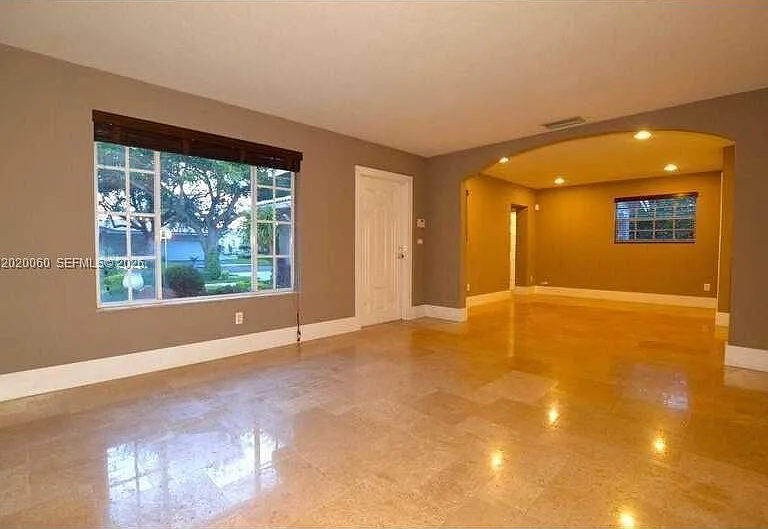 14001 Cypress Ct — Photo 11