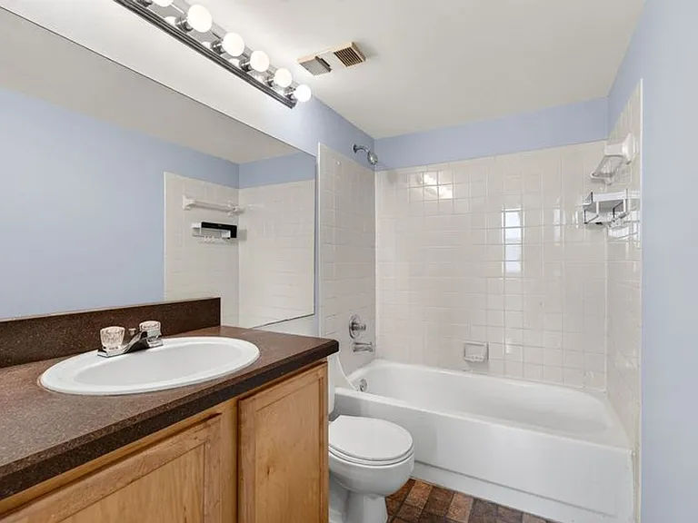 724 Executive Center Dr #31-8-31 — Photo 13