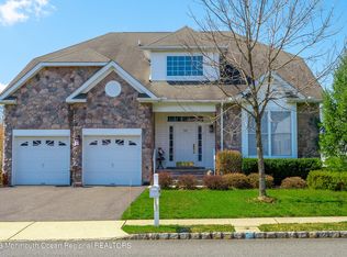 327 Van Dusen Dr, Marlboro, NJ
