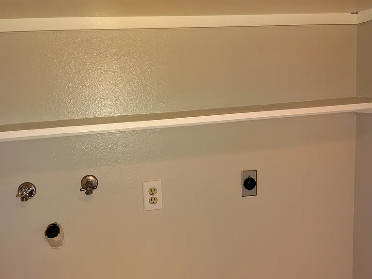 2390 Gonzaga Ln — Photo 13