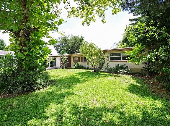 3rd image of 5305 Stratemeyer Dr