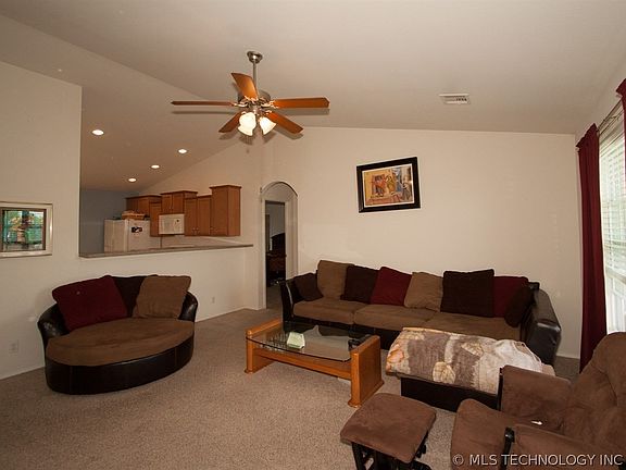3rd image of 9257 S 256th East Ave