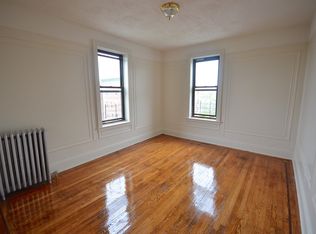 6901 62nd St #D3, Ridgewood, NY 11385