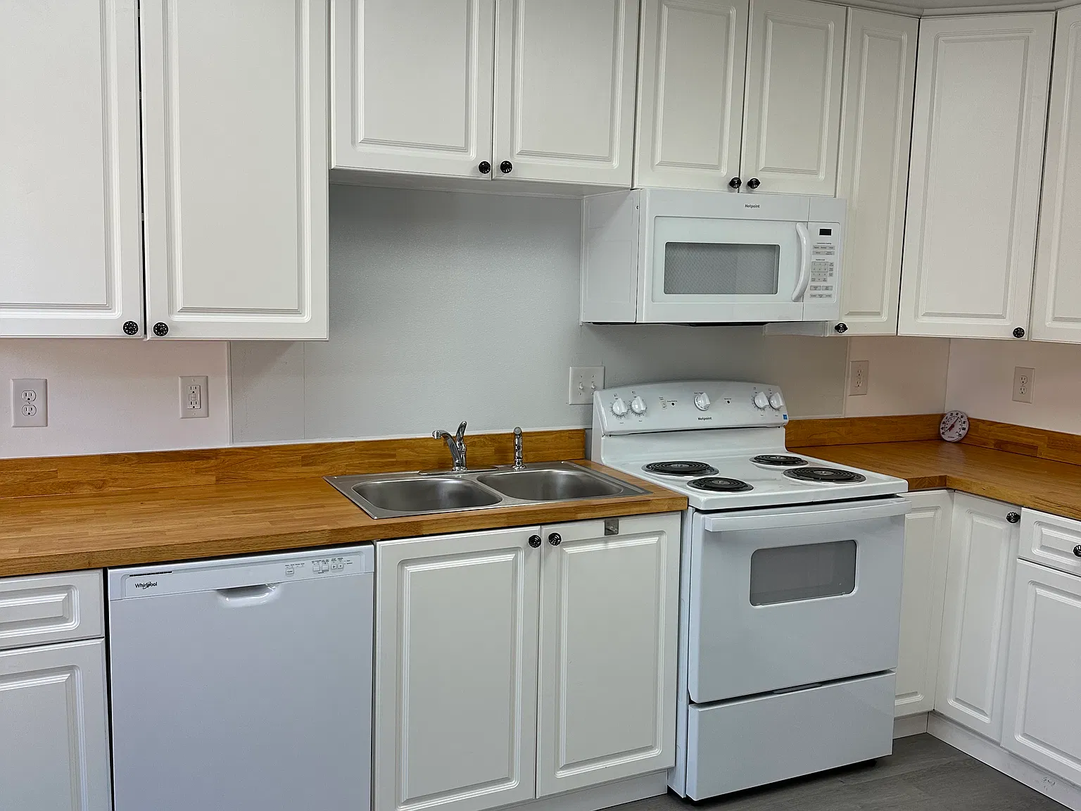 3 bed, 1.5 bath, 1300 sqft, $1,650 — Photo 4