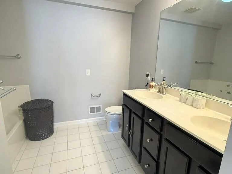 24 Tottenham Ct — Photo 17