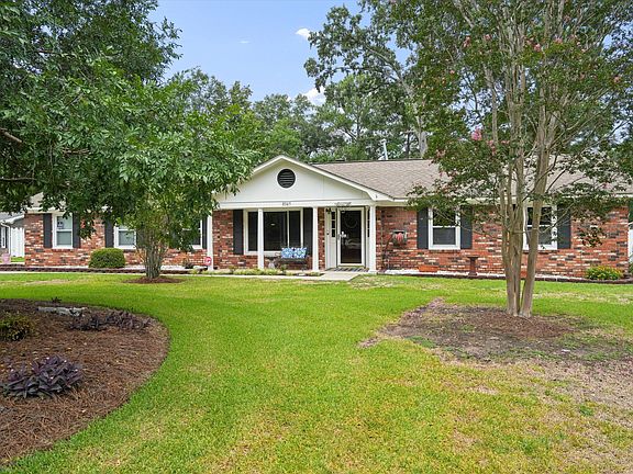 3rd image of 8305 Greenridge Rd