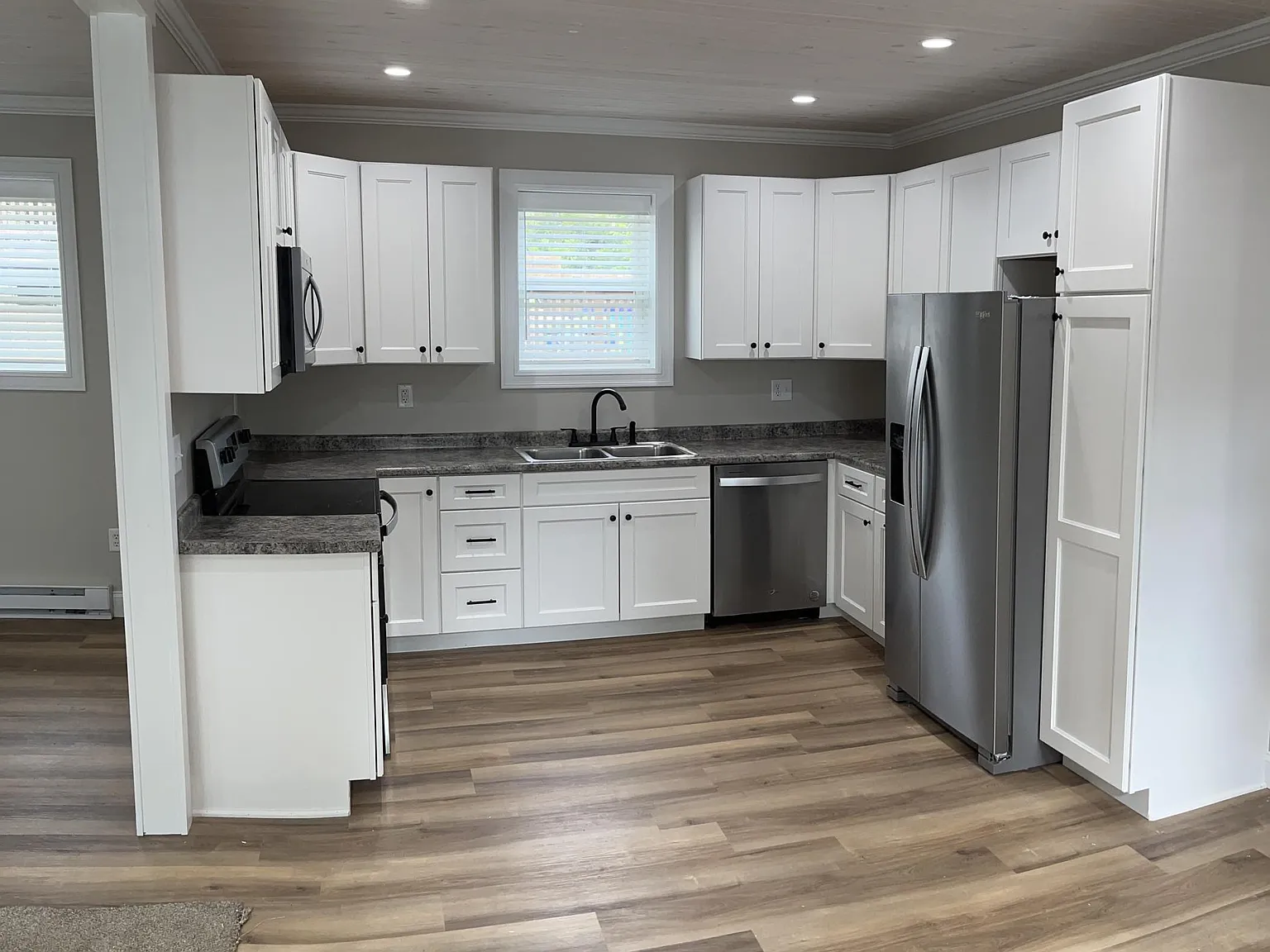 2 bed, 936 sqft, $1,700 — Photo 2