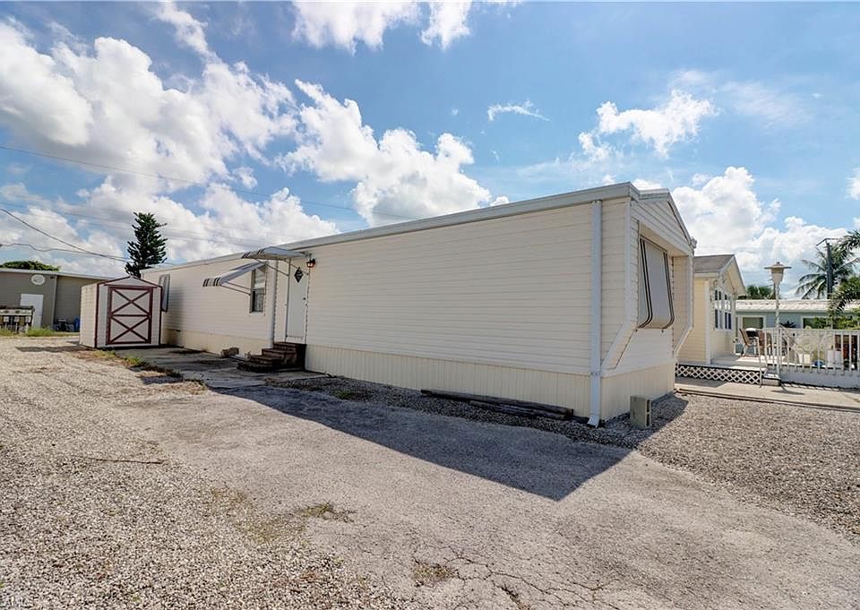 1st image of 40 Helen Ln