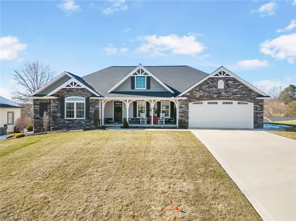 1039 Firman Dr SW, Sugarcreek, OH 44681