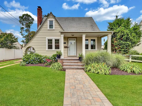 475 Ashland Avenue, North Baldwin, NY 11510