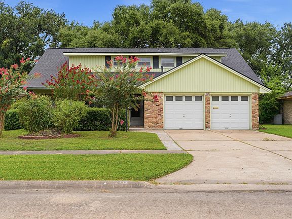 2nd image of 2216 Peach Ln