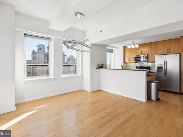 1425 Locust St Unit 21A, Philadelphia, PA 19102
