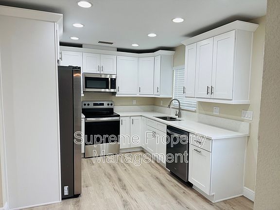 2nd image of 3895 Maple St NE