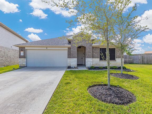 2nd image of 7906 Tamarind Ln