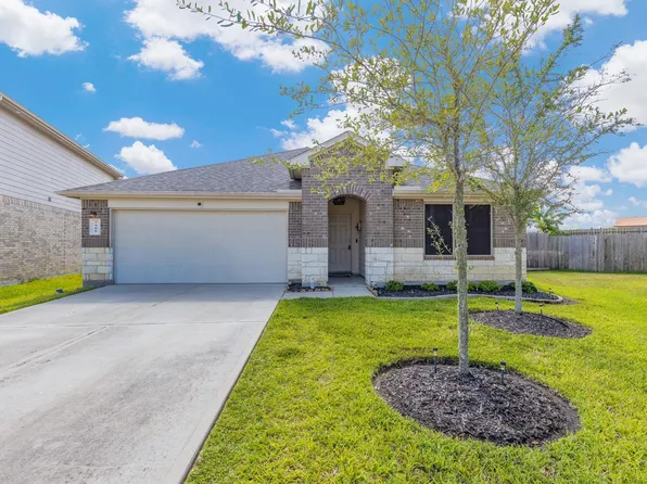 7906 Tamarind Ln, Baytown, TX 77521