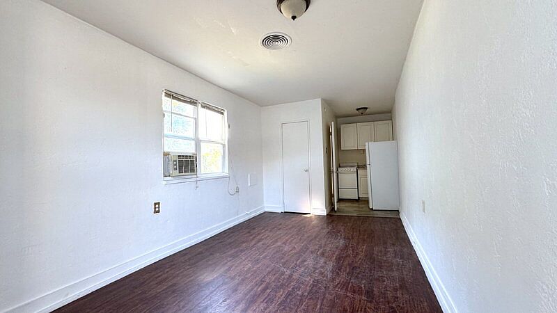 1st image of 419-421 N Wild Olive Ave Unit 7