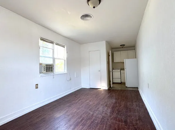 419-421 N Wild Olive Ave Unit 7, Daytona Beach, FL 32118