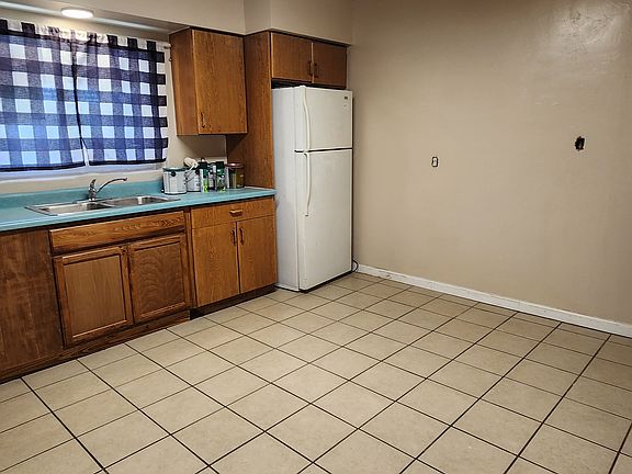 3rd image of 201 Princeton Dr