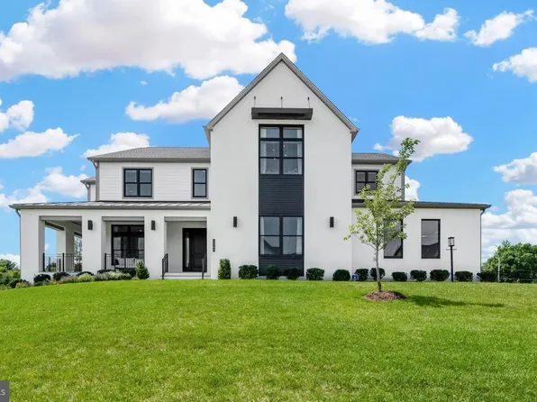 1366 Tate Modern Ln, Great Falls, VA 22066