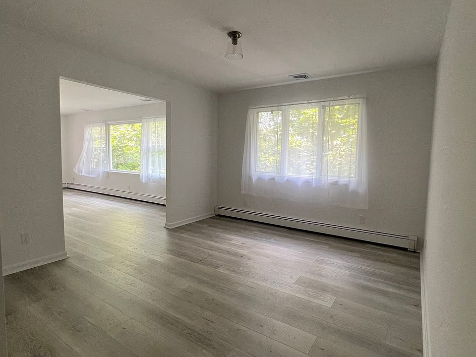 Dining room / den