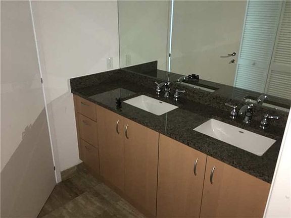 2nd image of 300 S Biscayne Blvd APT 3414