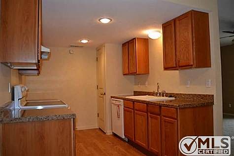 4th image of 3906 Hillsdale Ln