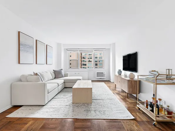 2 Charlton St APT 11B, Manhattan, NY 10014
