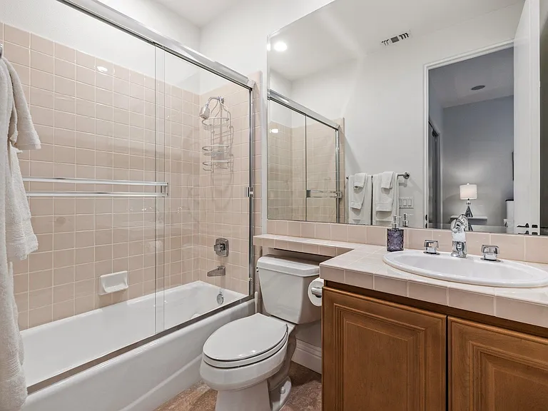 81045 Legends Way — Photo 32