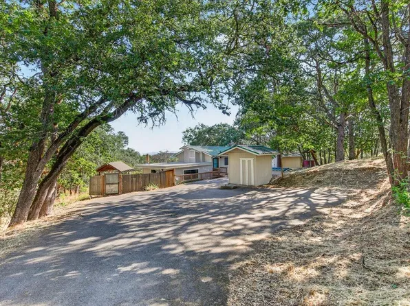 5015 Dark Hollow Rd, Medford, OR 97501