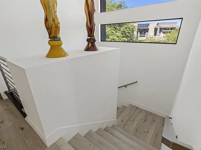 47 Pristine Glen St — Photo 32