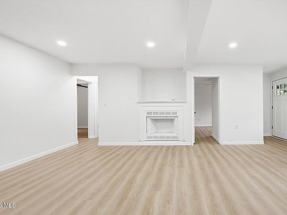 5th image of 6125 Bryan Rd