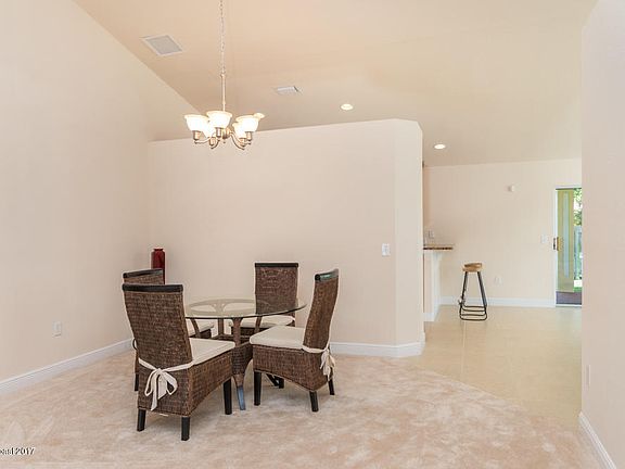 4th image of 524 Glenbrook Cir