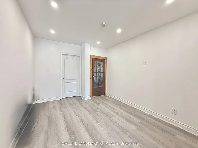 25066 Commodore Rd #105 — Photo 3