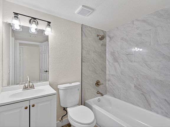 5th image of 2535 W Missouri Ave APT 2