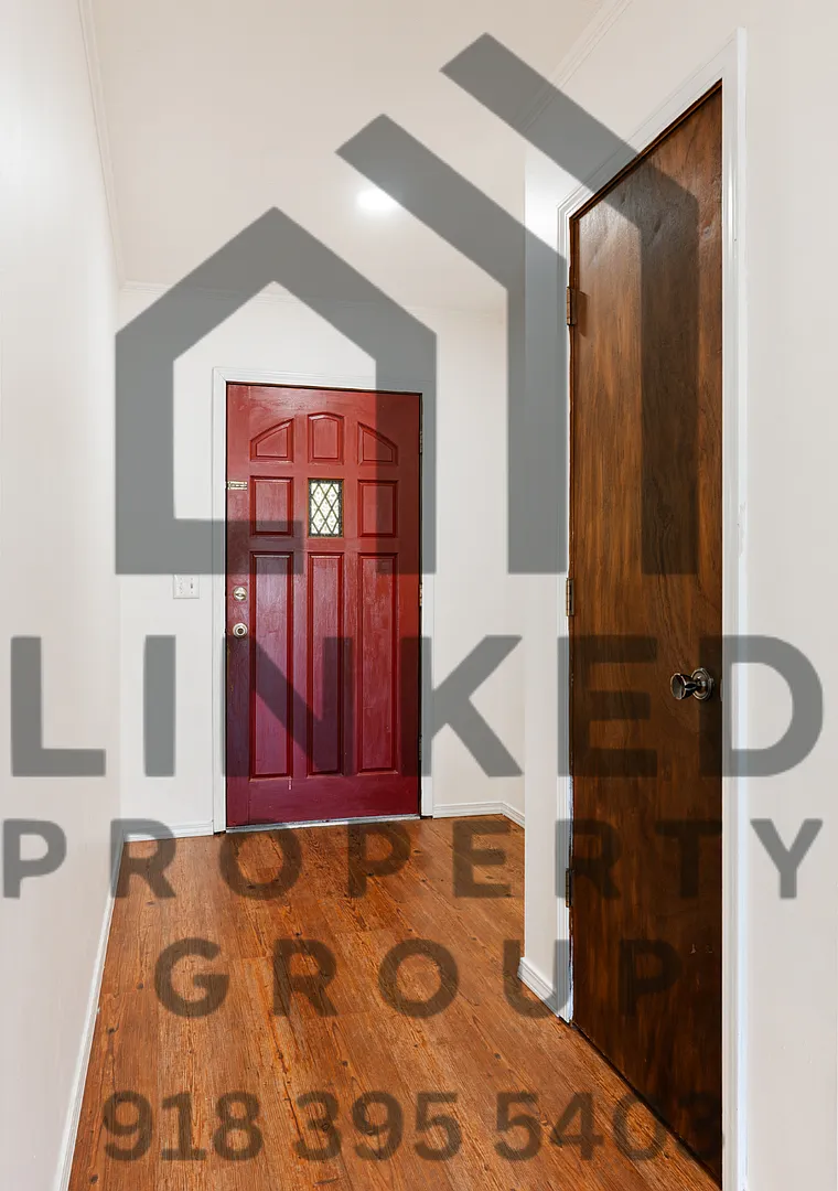 Beautifully updated 3-bedroom, 2-bathroom home — Photo 3