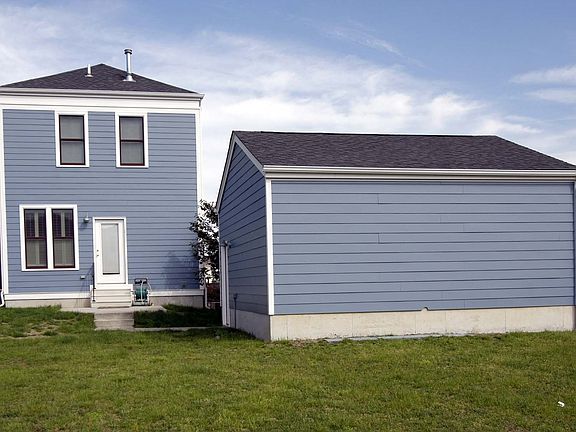 Detached 2 car garage